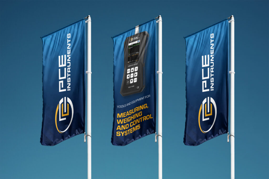 PCE Instruments neues Logo auf Fahnen von LOGLAN media